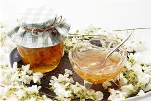 Варенье из лепестков белой акации обладает целебным свойством и душистым ароматом