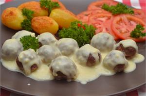 Мясные шарики с начинкой