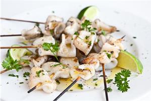 Шашлык из кальмаров с рисом