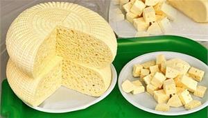 Домашний сыр с куркумой