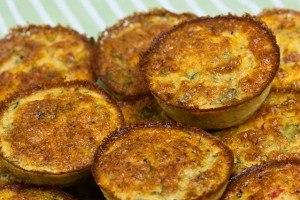 Мини-омлет овощной с сыром и ветчиной
