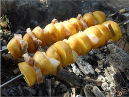 Готовим на даче - шашлычки из картошки