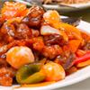 Золотистая курица терияки с жареным луком-пореем