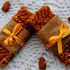 Энергетические батончики с орехами, финиками и клюквой
