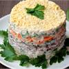 Cлоеный салат с куриной печенью.