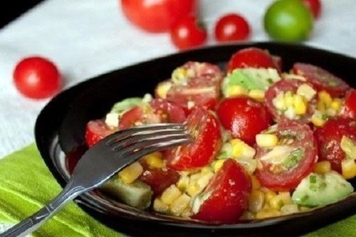 фото КУКУРУЗА, ТУШЕННАЯ С ПОМИДОРАМИ