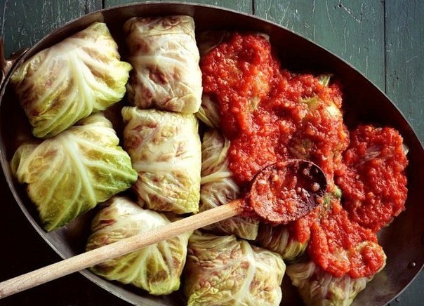 ГОЛУБЦЫ, ФАРШИРОВАННЫЕ СВИНИНОЙ