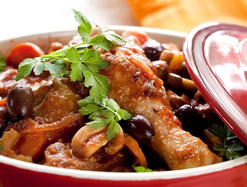фото ЦЫПЛЕНОК С КАРТОФЕЛЕМ И МАСЛИНАМИ