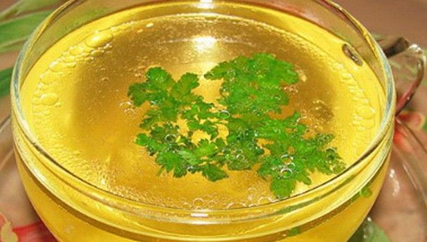 Фото прозрачный мясной бульон