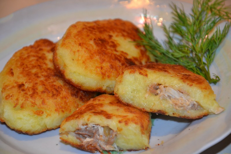 фото ЗРАЗЫ КАРТОФЕЛЬНЫЕ С ВАРЕНЫМ МЯСОМ