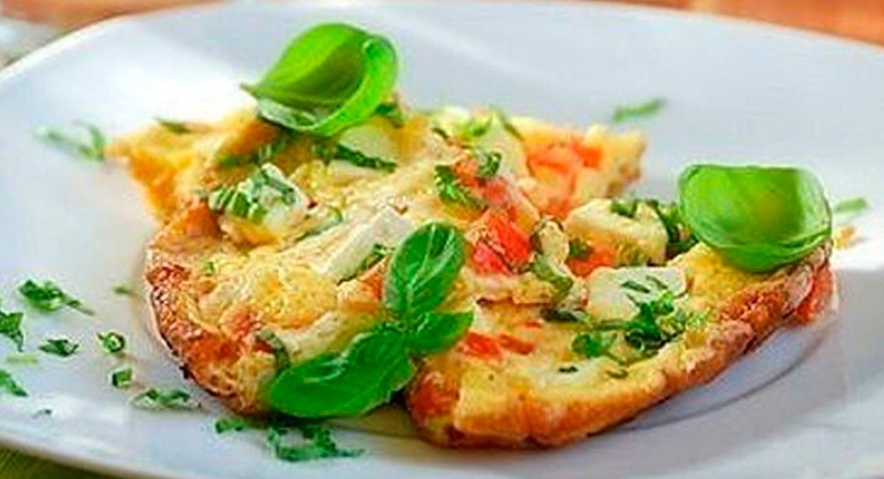 фото ЯИЧНИЦА С КОЛБАСОЙ И КАРТОФЕЛЕМ