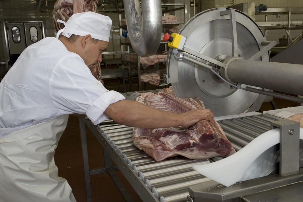 Мясо черкесск. Технология обвалки мяса. Производство колбасы.