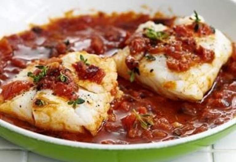 Фото треска в томатном соусе с овощами