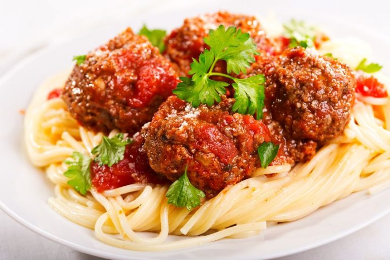 Спагетти с мясными шариками от Марты Стюарт