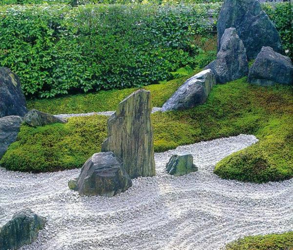 камни
