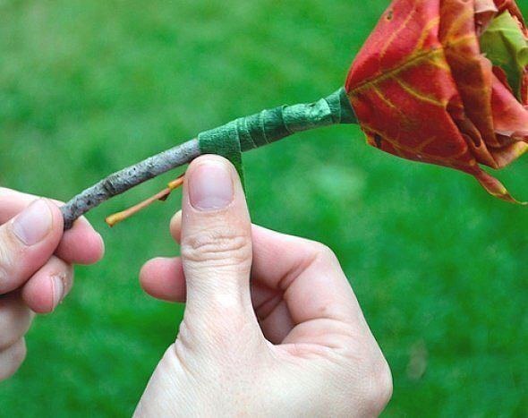 роза из листьев