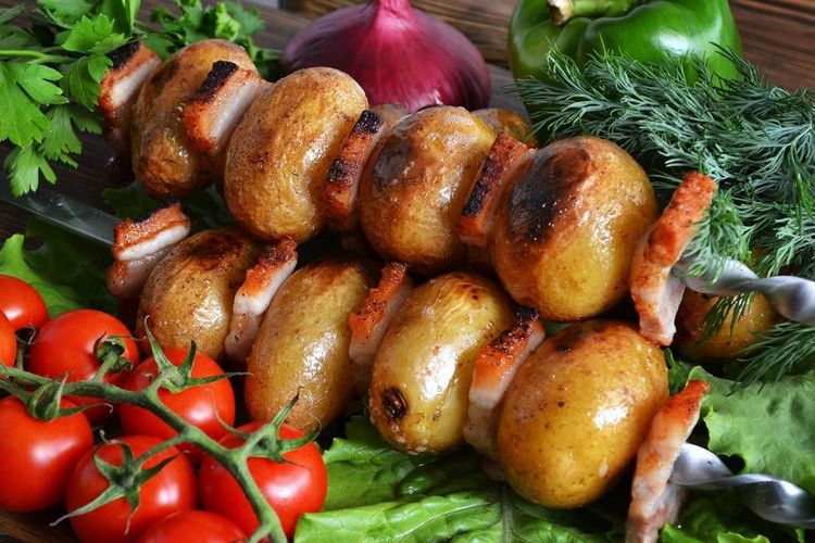 шашлычки из картошки